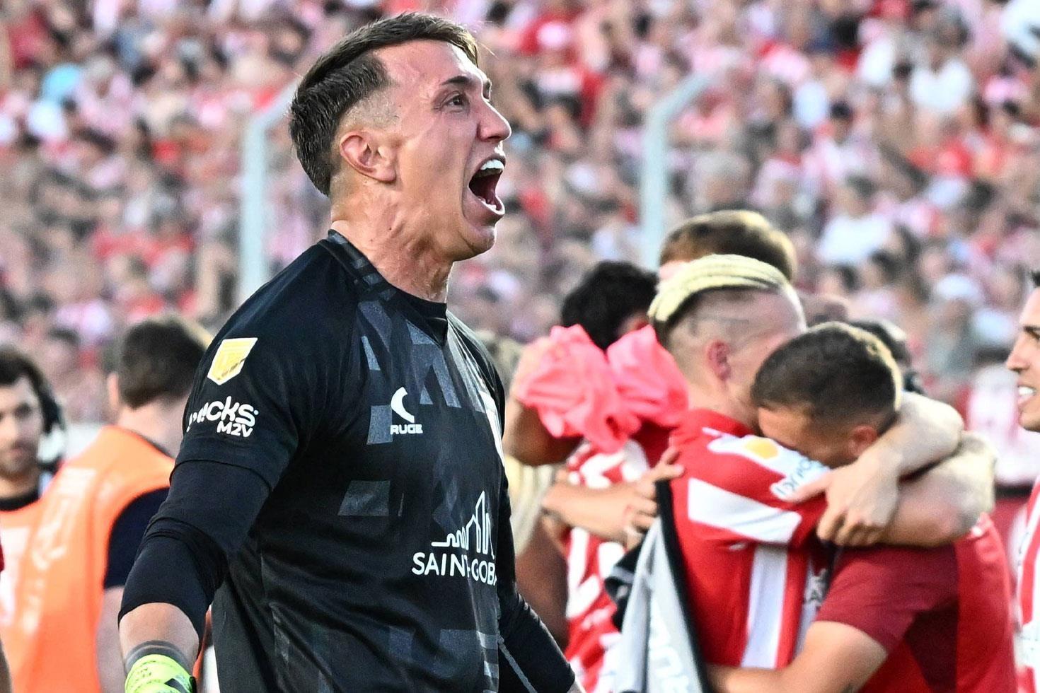 Fernando Muslera Arjantin’de tarih yazıyor Bir haftada ikinci şampiyonluk