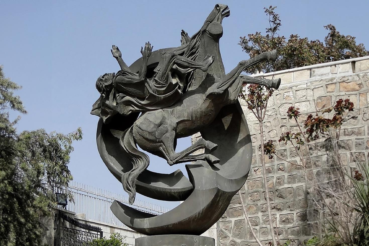 Papa II. John Paul’ün hediye ettiği Aziz Paul heykeli çalındı