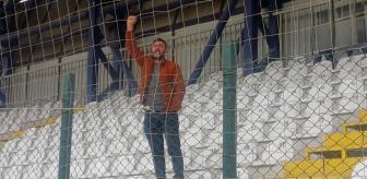 Takımını tek başına destekledi! Kaç km yol gittiğine inanamazsınız