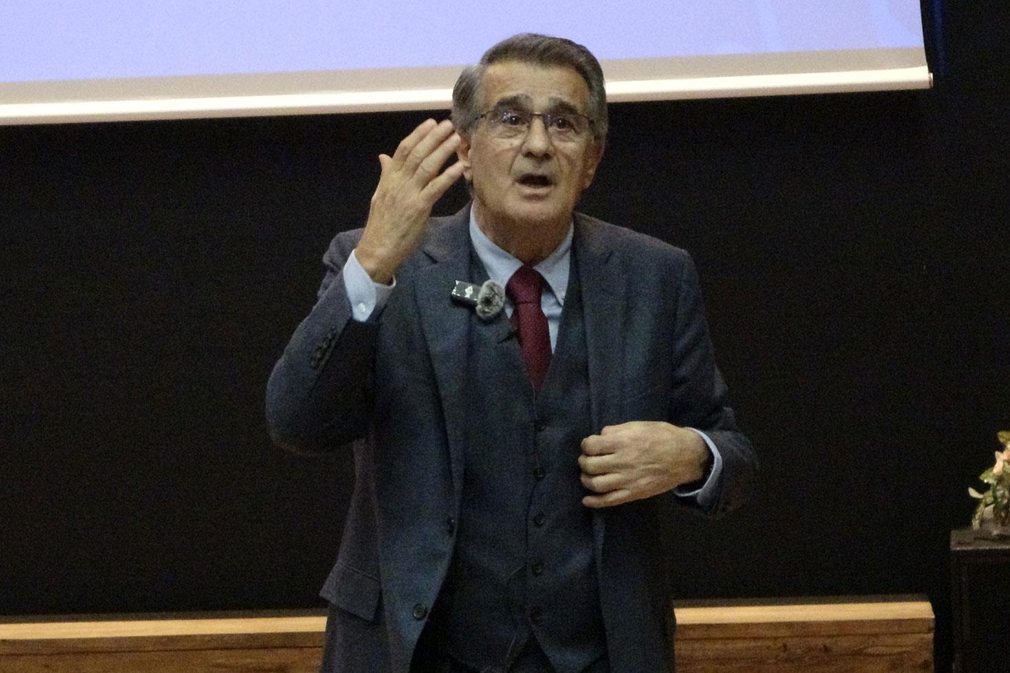Şenol Güneş ilk kez açıkladı: Yurt dışından 2 teklif