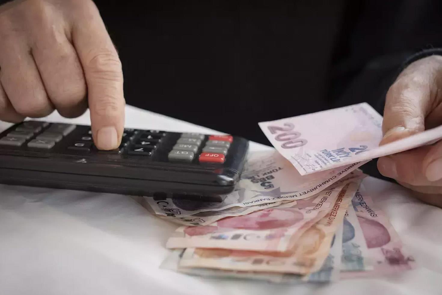 Asgari ücretten sonra memur ve emekli zammında da tablo çıktı