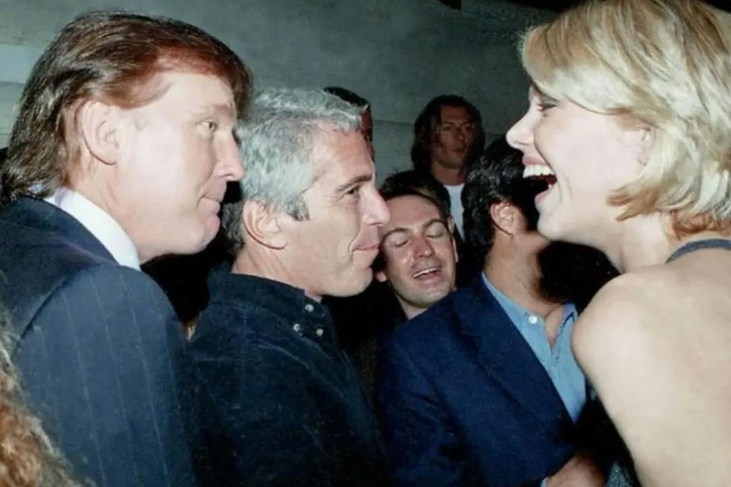 Epstein belgelerinde Trump’ın uçuş kayıtları ve “sahte“ içerikler dikkati çekti