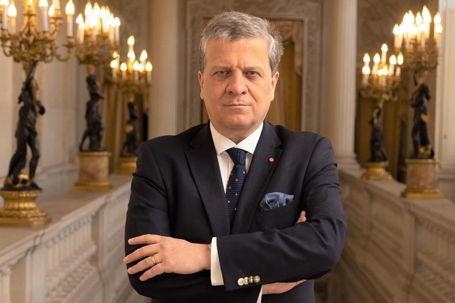 Polonya’nın Paris Büyükelçisi sahte diploma soruşturması nedeniyle görevden alındı