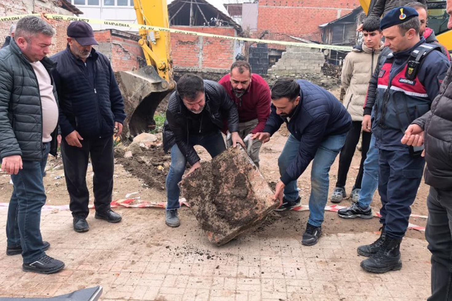 Site inşaatında topraktan çıkanları görenler gözlerine inanamadı