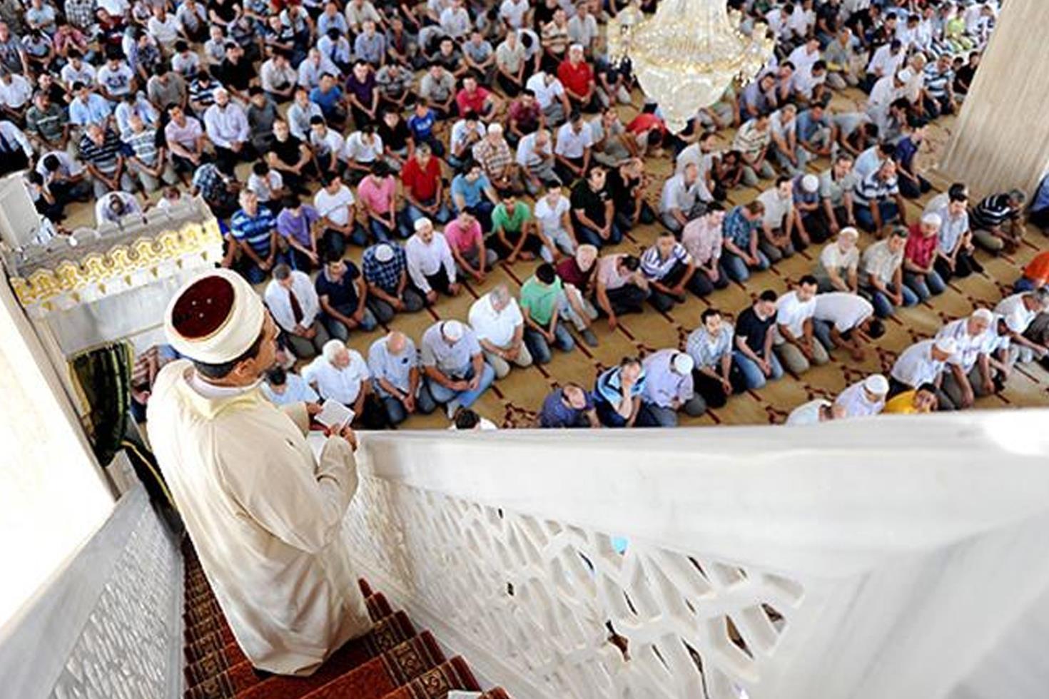 Diyanet’ten yılbaşı hutbesi: Sokaklar süslenmesin, piyango oynanmasın