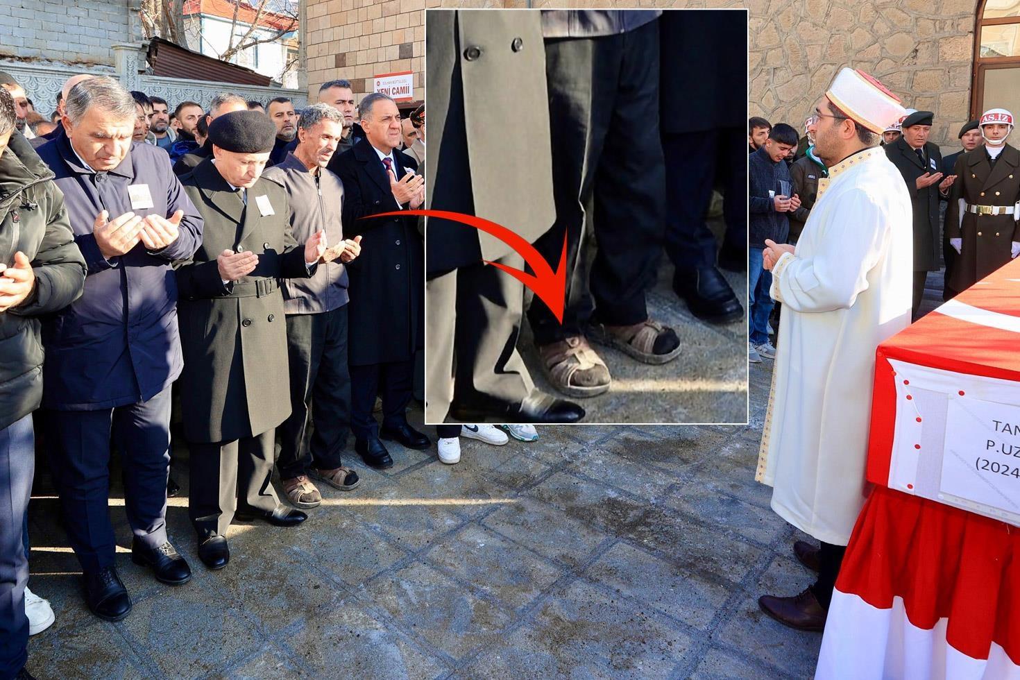 Şehit cenazesinde acılı babanın terlikli hali görenleri kahretti