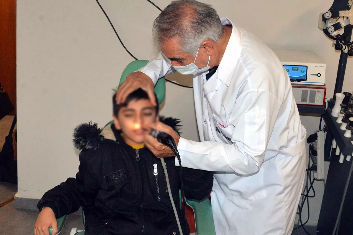 Kaşıntı şikayetiyle gitti, burnundan çıkanlar akıl alır gibi değil