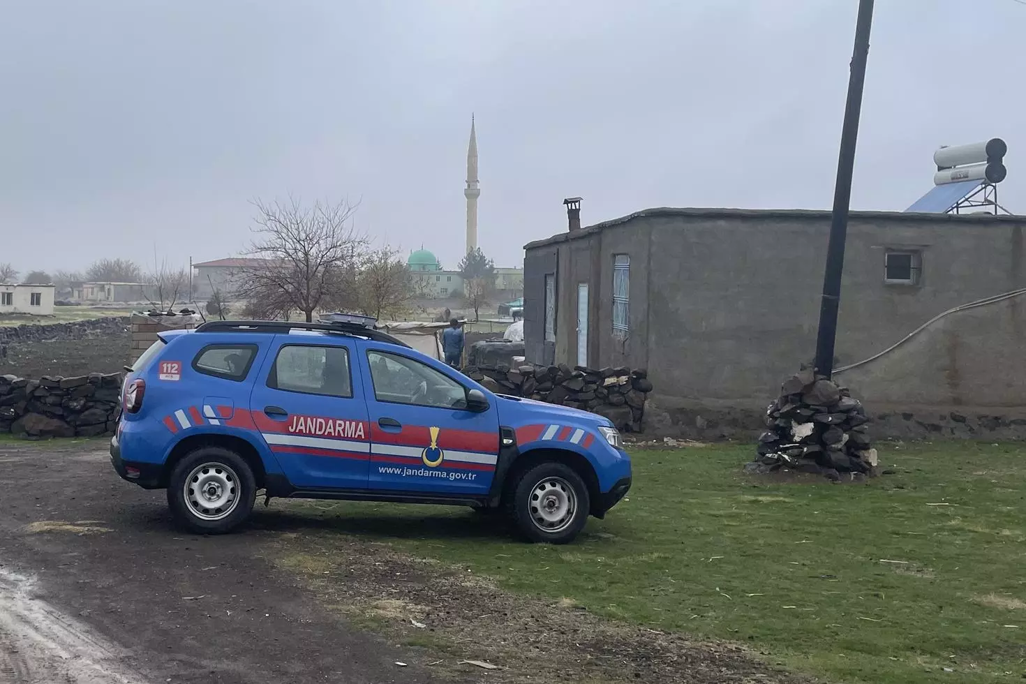 Aile içi tartışma kanlı bitti: Eşi ve oğlunu öldürdü