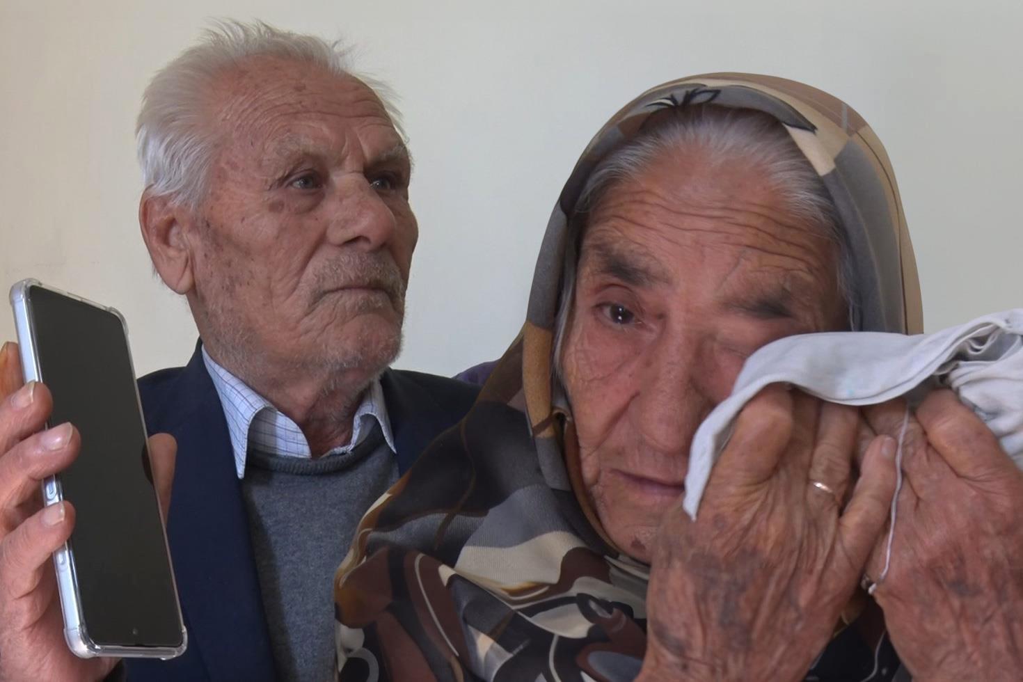 Yaşlı çift tek hayalleri için biriktirdikleri parayı dolandırıcılara kaptırdı