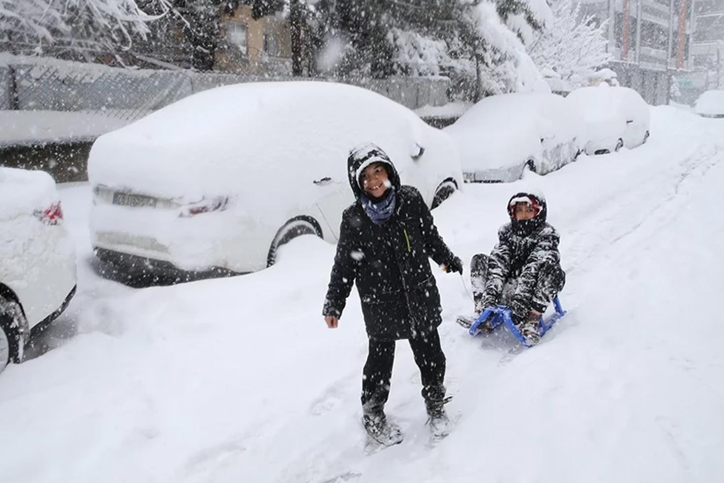 Okullar şimdiden tatil edildi İşte kar nedeniyle eğitime ara verilen iller