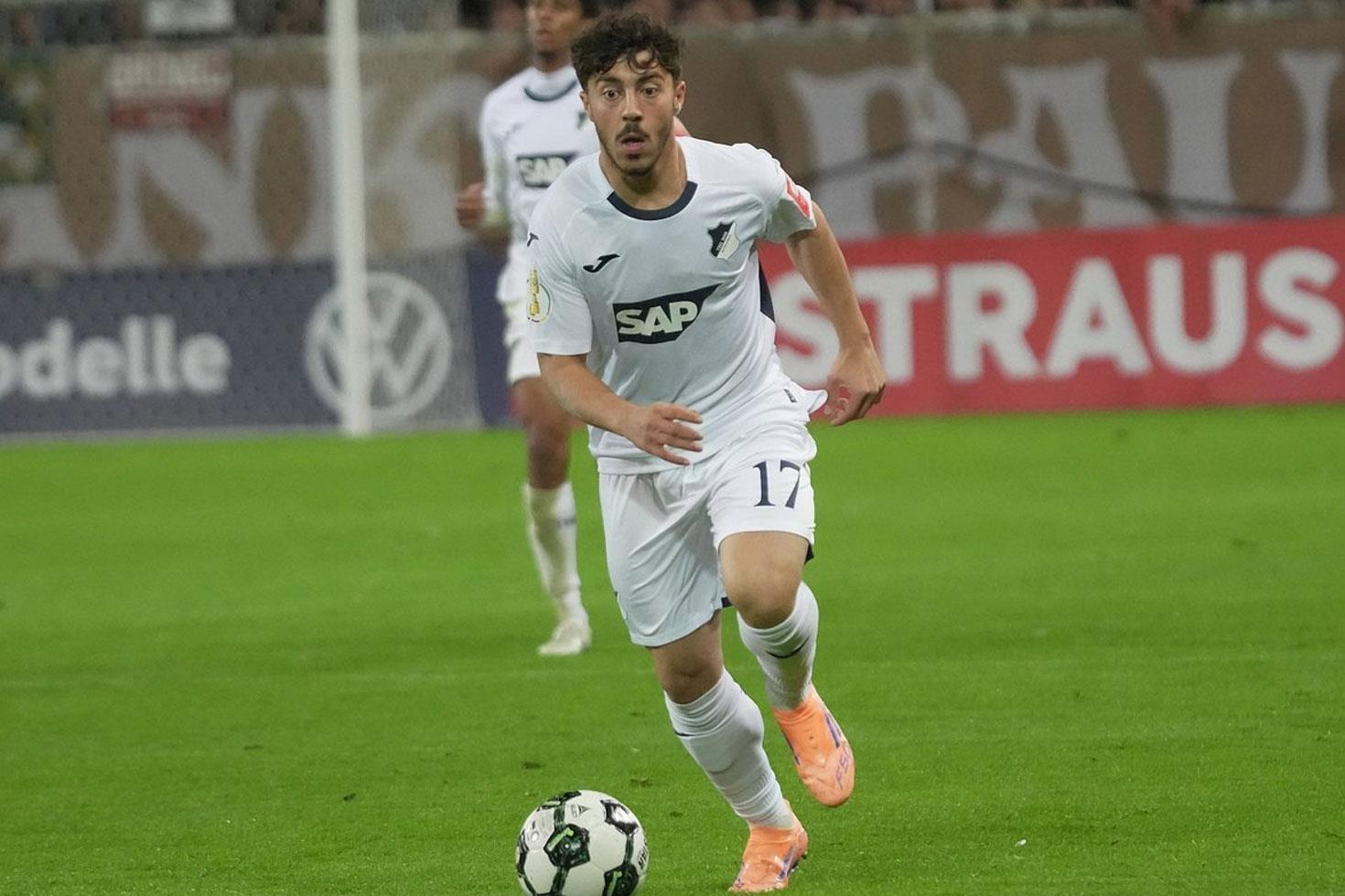 “Galatasaray anlaştı“ denilen futbolcu büyük ters köşe yaptı