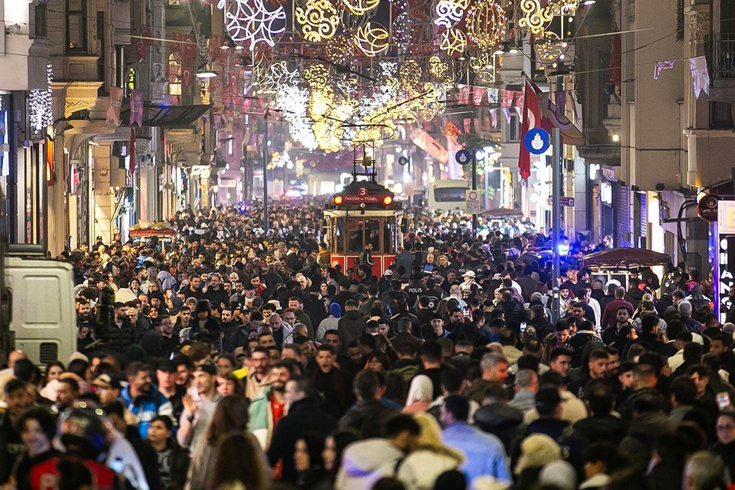 İstanbul Valiliği yılbaşı tedbirlerini duyurdu 8 ilçeye bu araçların girişi yasaklandı