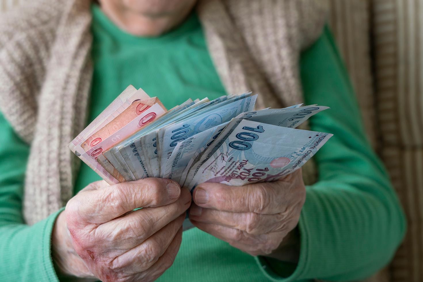 Emekli zammında bomba kulis En düşük aylık için ilk kez bu rakam dillendirildi