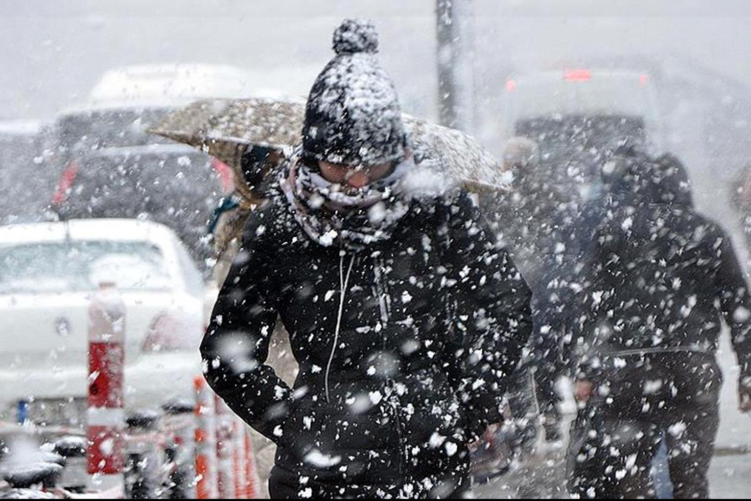 AKOM’dan İstanbul için yeni uyarı: Yarın etkisi artacak, kar kalınlığı...