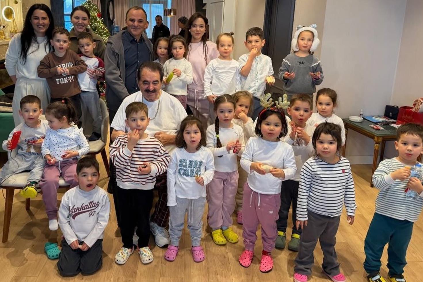 İbrahim Tatlıses, kırmızı bültenle aranan firariyi ziyaret etti 20 çocuğu ile poz verdi