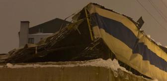 Kar yağışında yerle bir oldu, facia ucuz atlatıldı