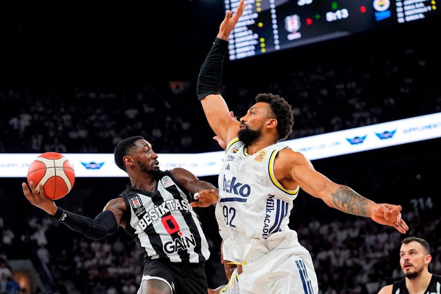 Beşiktaş bu sezon ilk kez kaybetti Dev derbiyi kazanan Fenerbahçe Beko