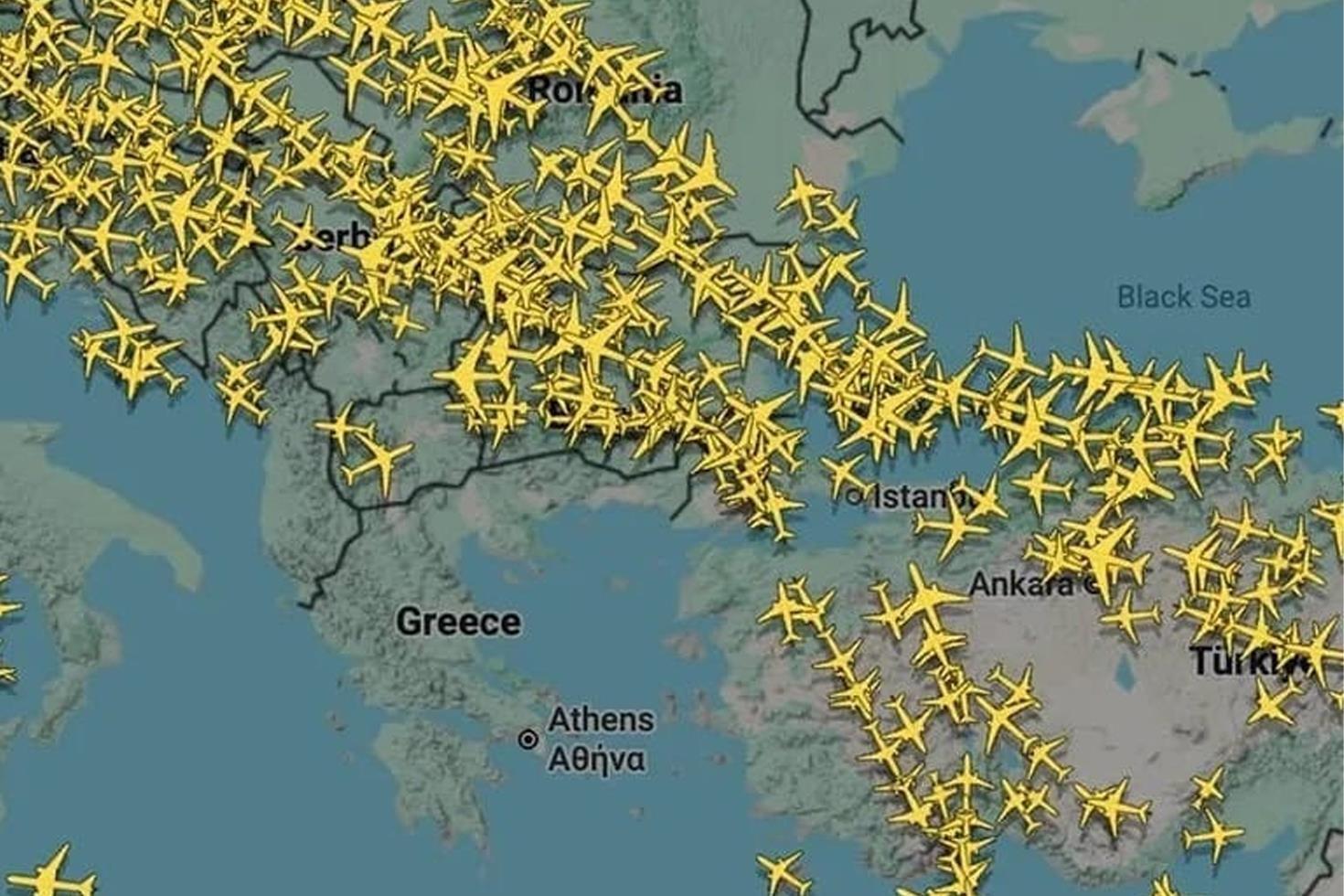 Yunanistan’da uçuşlar askıya alındı, bazı uçaklar Türkiye’ye yönlendirildi