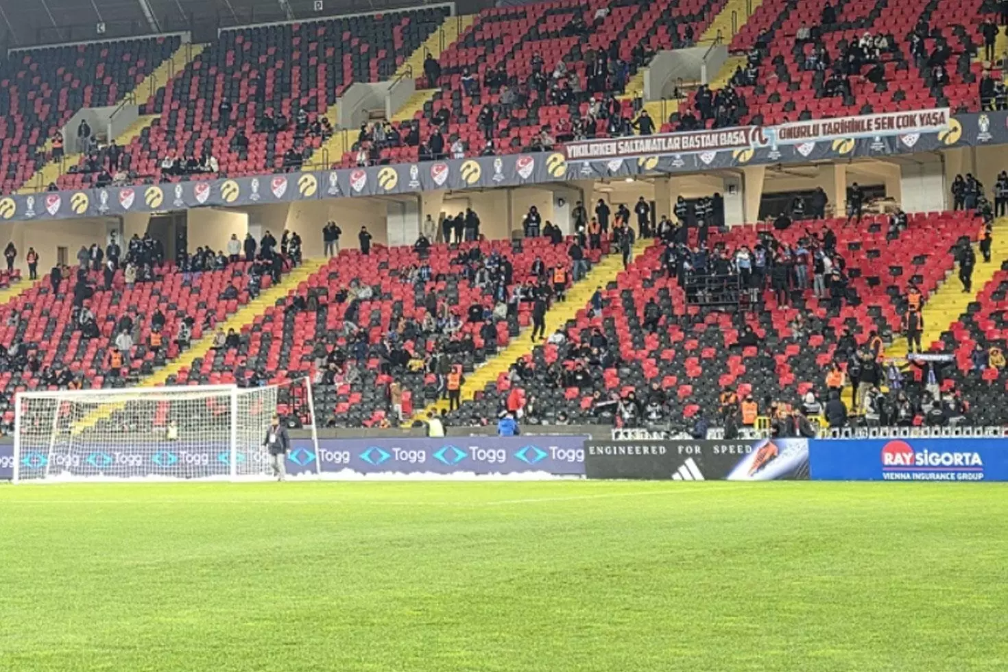Galatasaray-Trabzonspor maçına damga vuran görüntü