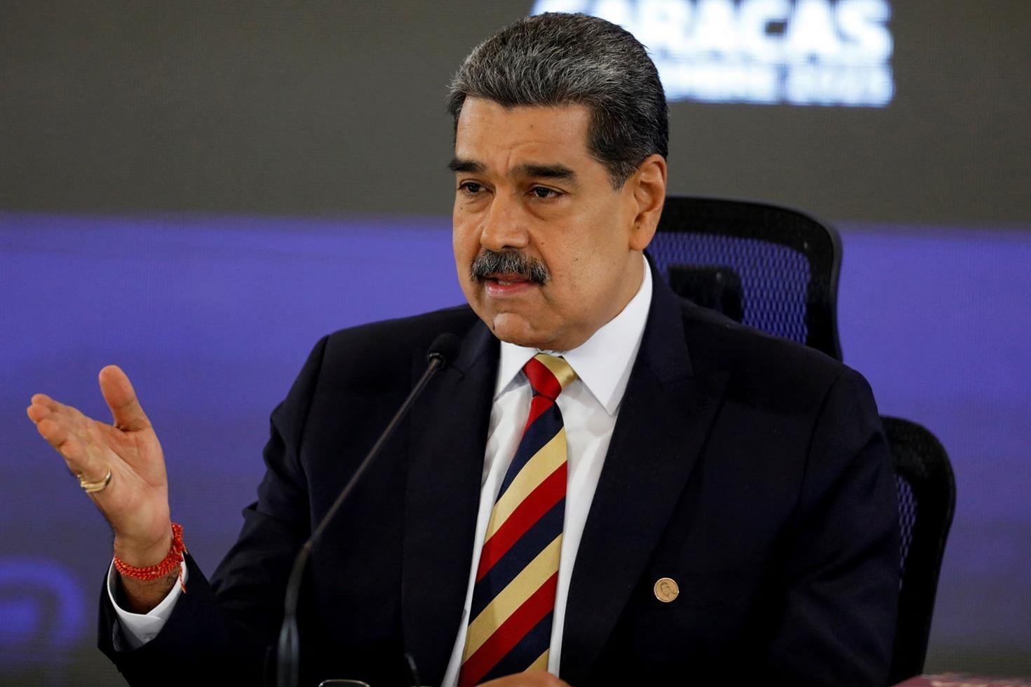 İsviçre, Maduro’nun ülkedeki tüm varlıklarını dondurma kararı aldı