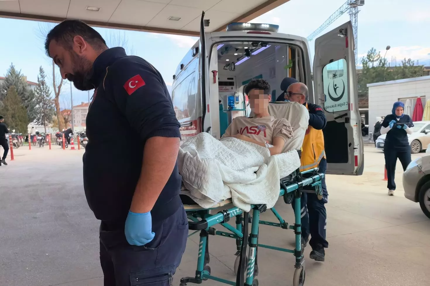 Neden pas vermedin kavgası kanlı bitti: 16 yaşındaki çocuk bıçaklandı