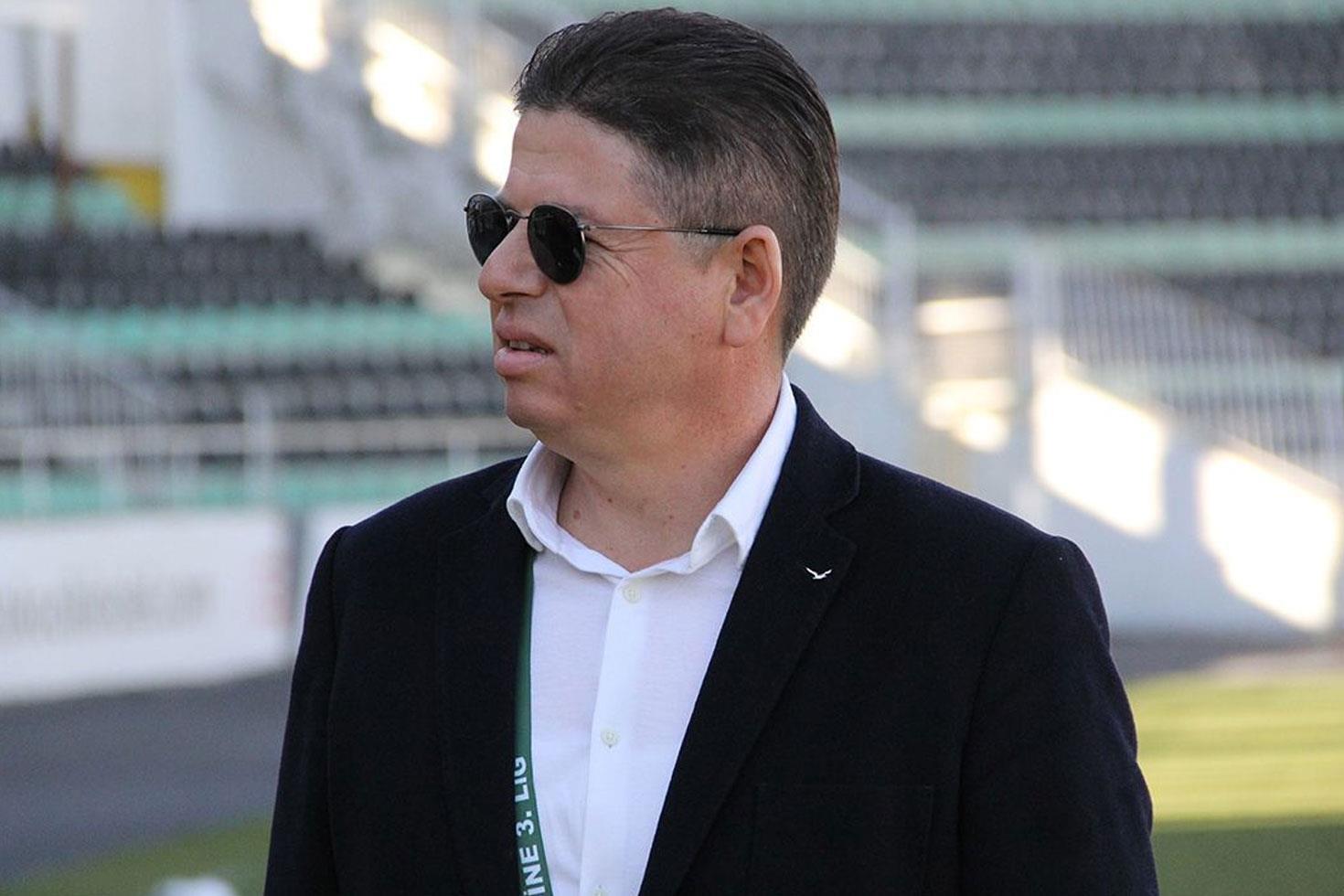 Başkanlığa seçildi, ilk icraati kulübün ismini ve logosunu değiştirmek oldu