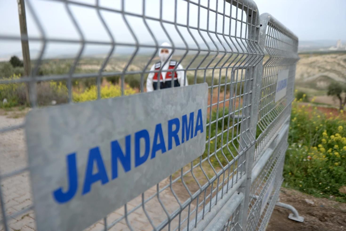 Bitlis’te kuduz vakası tespit edilen köy karantinaya alındı