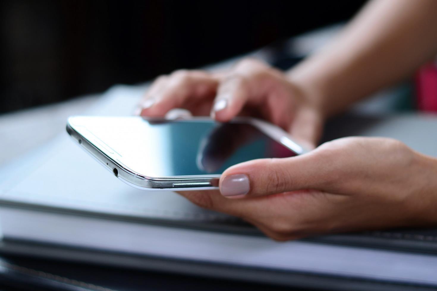 Evli olanlar dikkat: Mesajı ve çağrıları görüp cevaplamamak boşanma sebebi olabilir