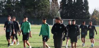 Eyvah! Amatöre kadar düşen tarihi kulübe burada da rahat yok