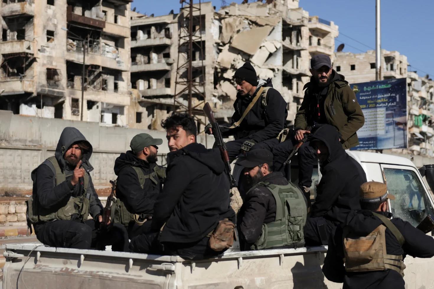 Suriye: Aranan suçlular ve eski rejim unsurları terör örgütü YPGSDG saflarında