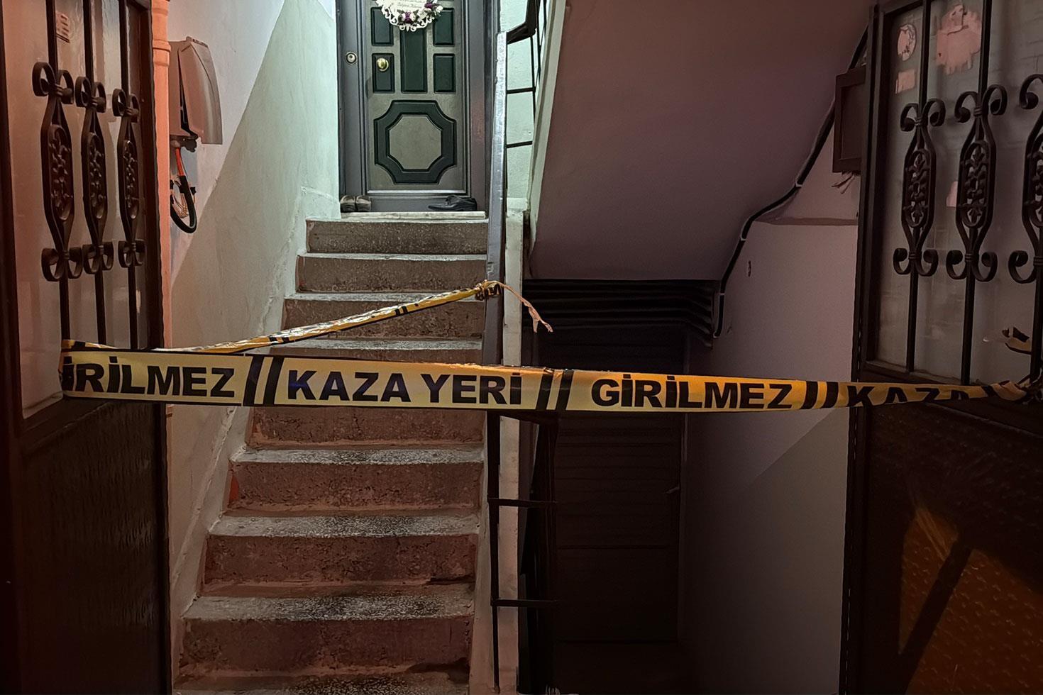 Merdiven boşluğunda ölü bulundu