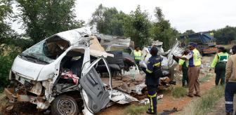 Katliam gibi kaza! Okul servisi çok sayıda öğrenciye mezar oldu