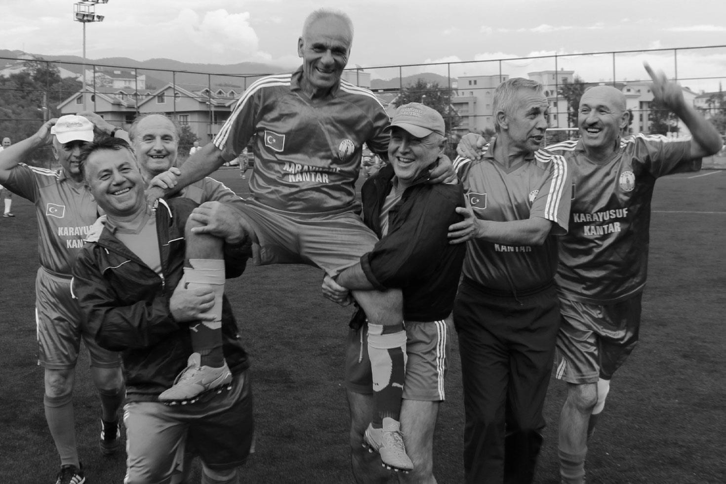 Türk amatör futbolunun sembol isimlerinden Hatay Yurdakul vefat etti