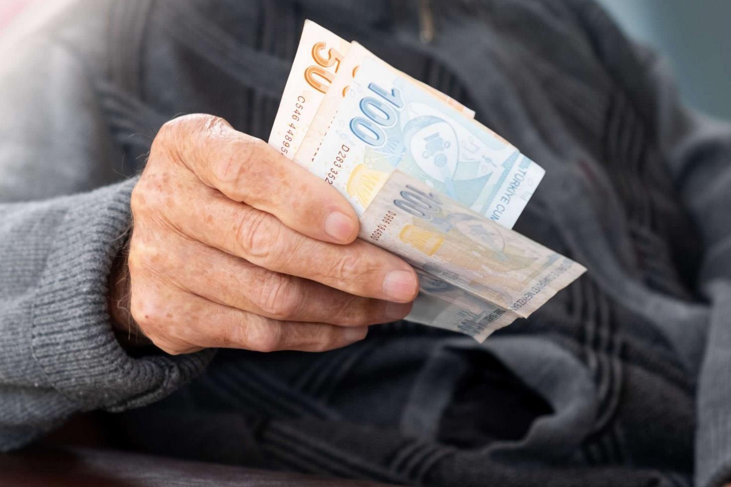 AK Parti’den emeklileri umutlandıran çıkış