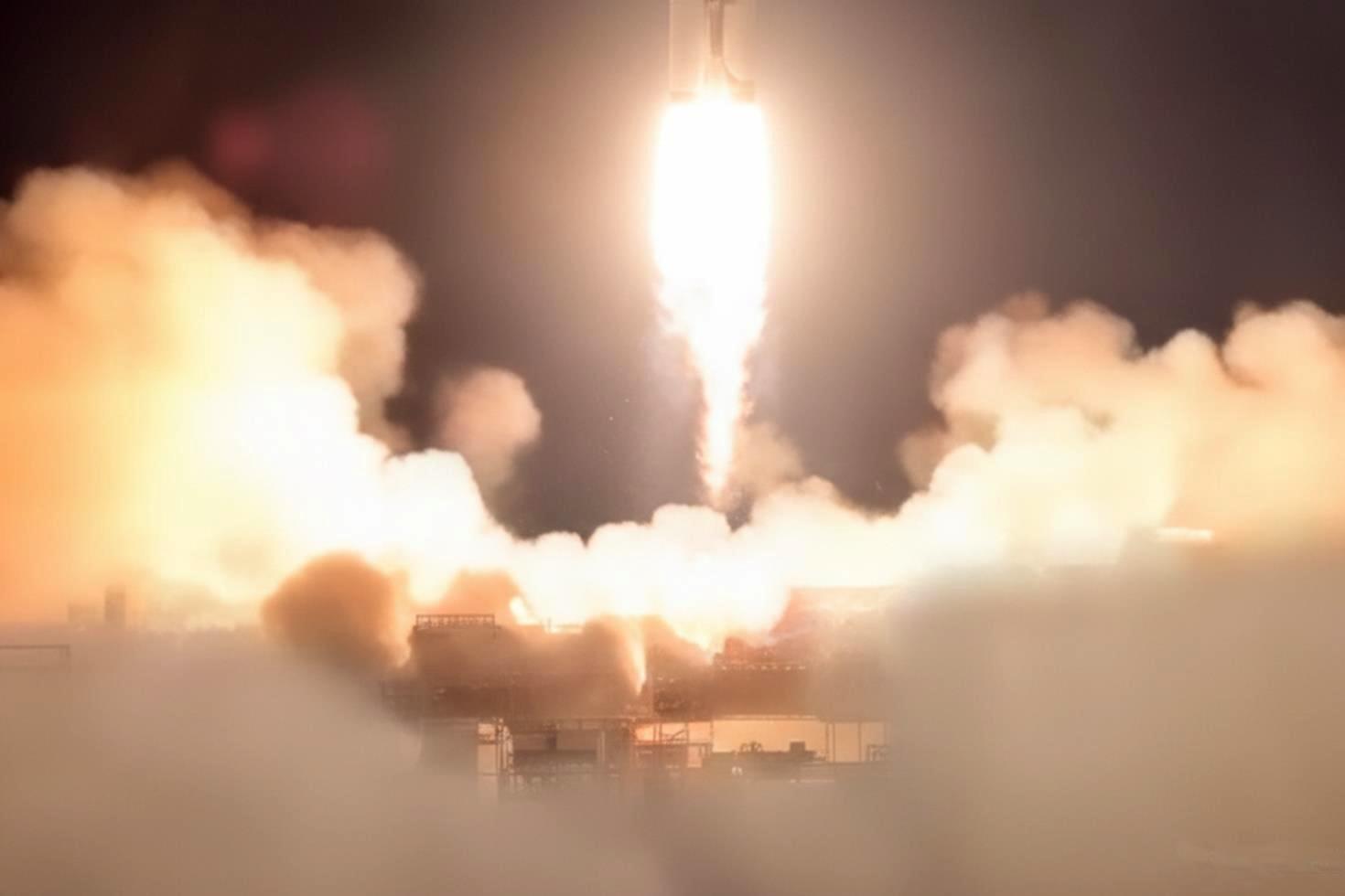 İran, ilk kıtalararası balistik füze denemesini gerçekleştirdi