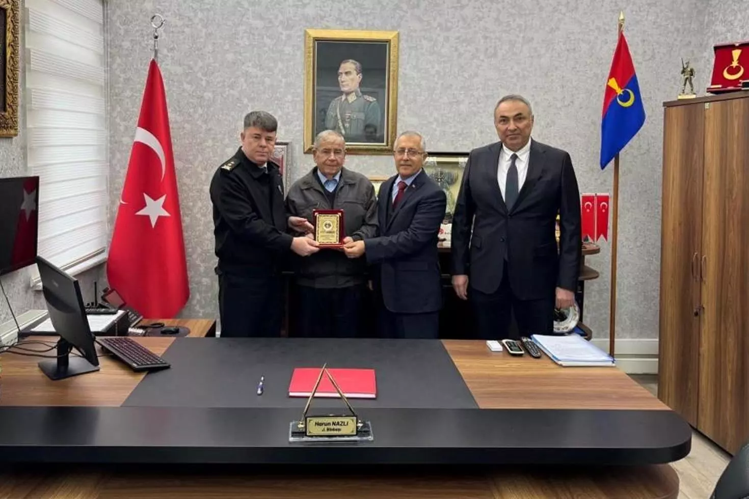 Çiftçiden mest eden hareket Tarlalarını, evini ve yazlığını jandarmaya bağışladı