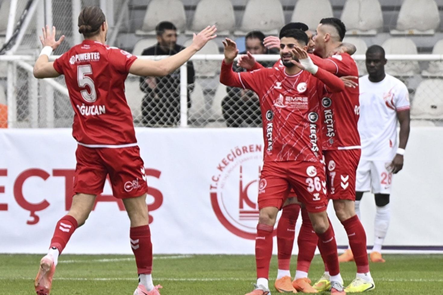 1. Lig’de müthiş maç Rakibini ilk 40 dakikada gole boğdular