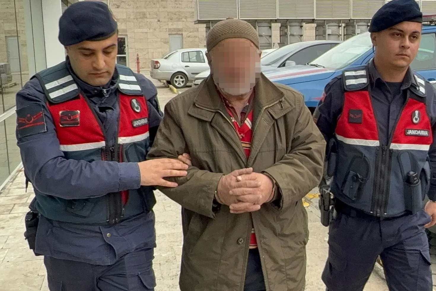 Kavgaları kanlı bitti, 71 yaşındaki ağabeyden kardeşine feci dayak