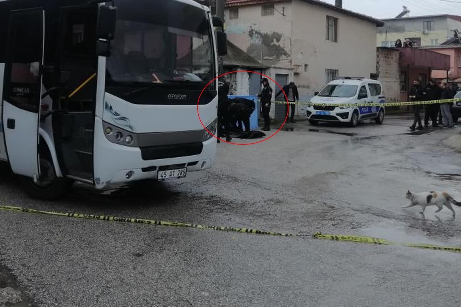 7 çocuğunun annesini sokak ortasında katletti