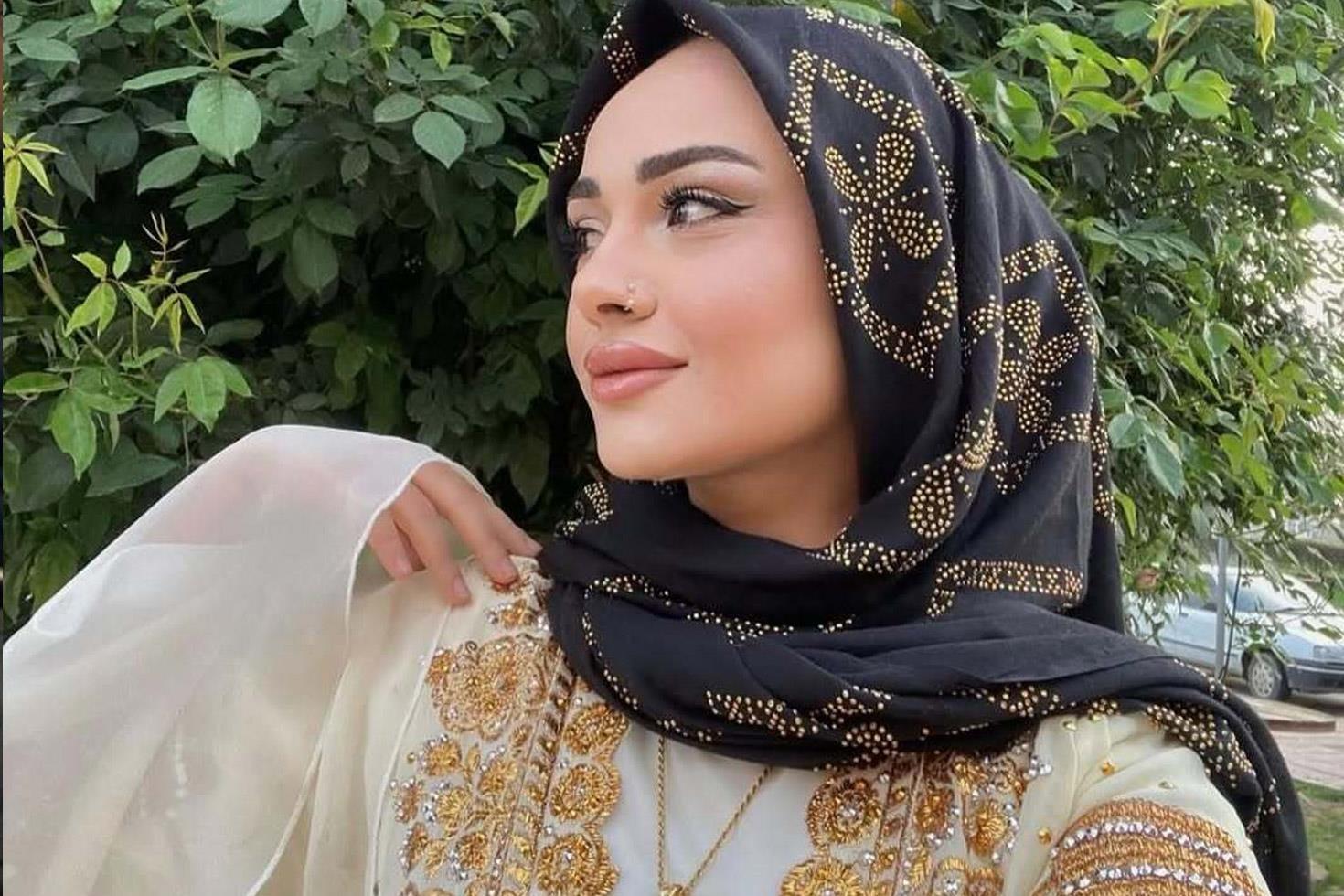 Pınar Cilit, başörtüsünü çıkarıp açık halini iki cümlelik notla paylaştı