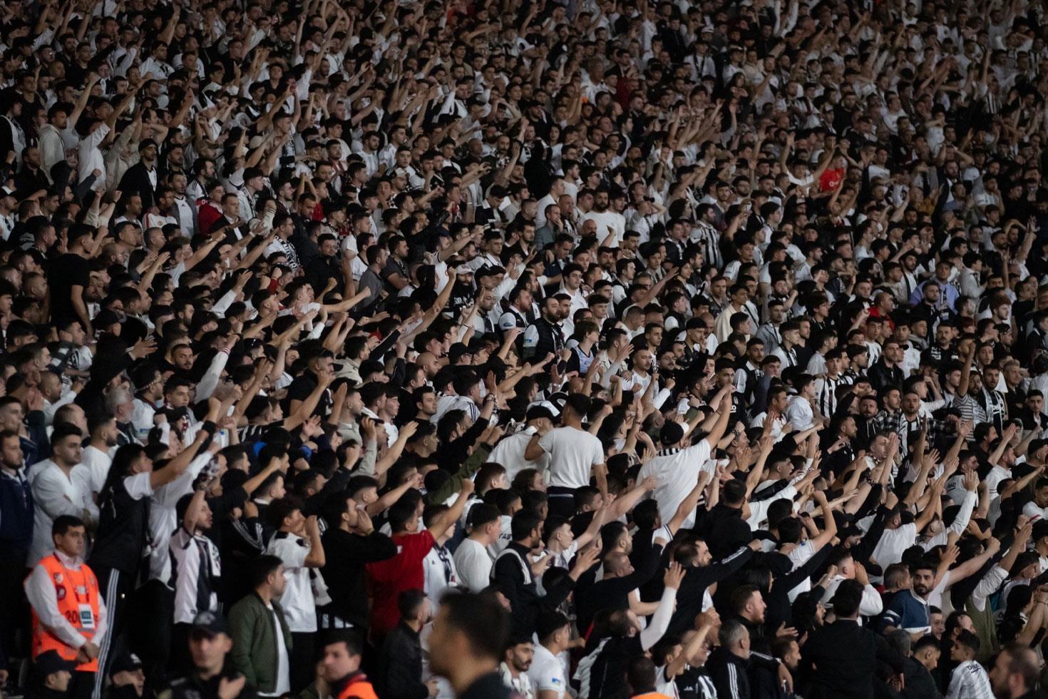 Beşiktaş, Yasin Özcan ile 14 yıllık sözleşme imzaladı