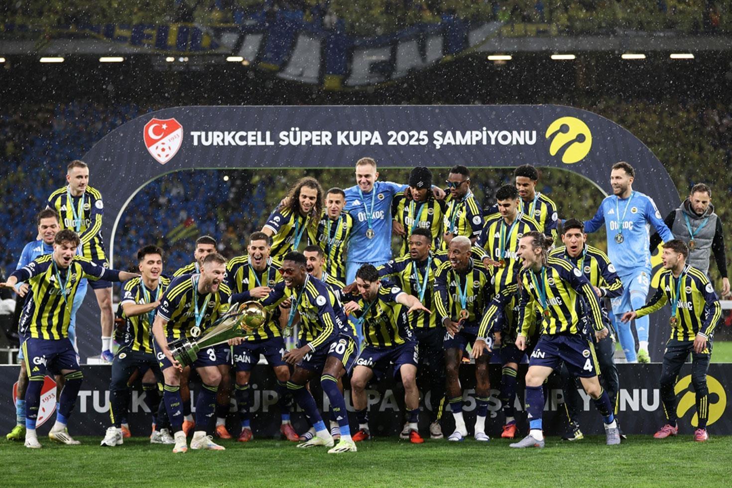 Fenerbahçe’ye kötü haber Kadrodan çıkarıldı