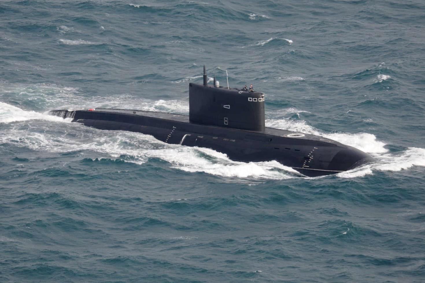 Denizaltıda 9 ton uyuşturucu madde ele geçirildi