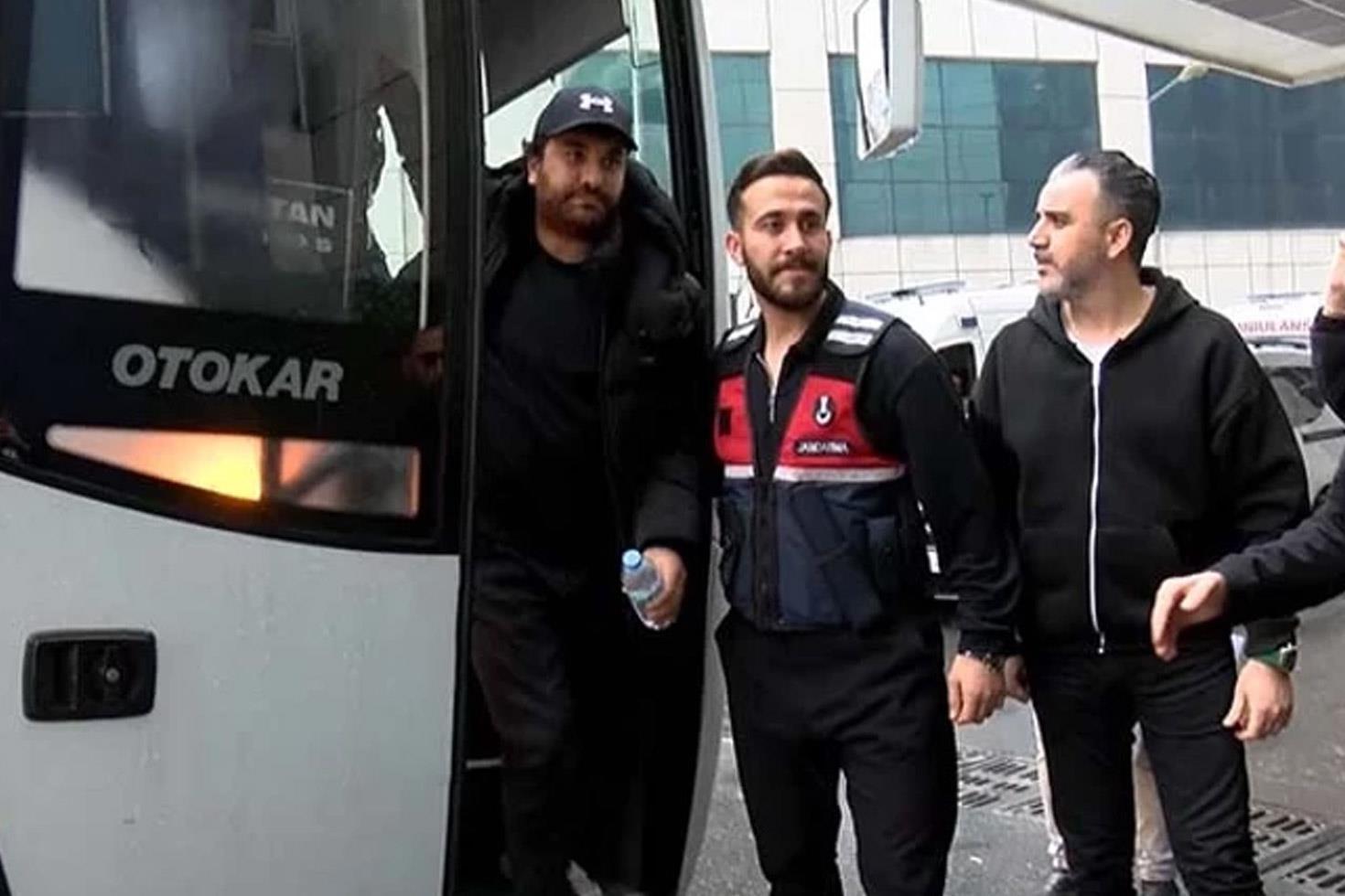 Gözaltına alınan Hasan Can Kaya ve Reynmen’den ilk görüntü