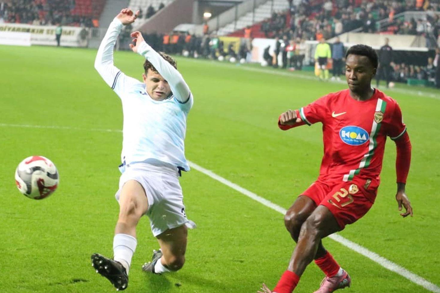 Amedspor, Adana Demirspor’a gol oldu yağdı