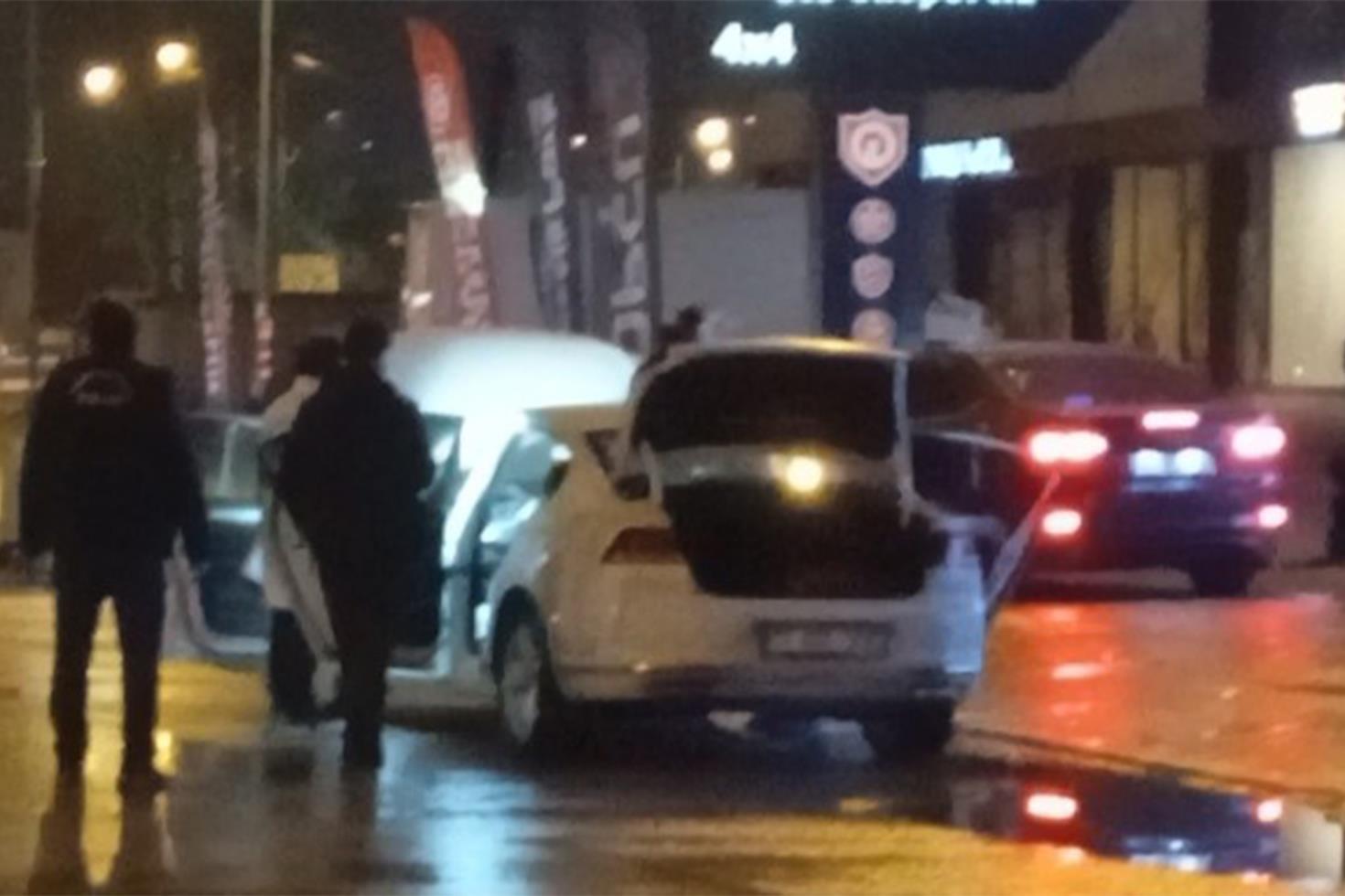 Bursa’da film gibi operasyon: Pompacı kılığıyla yakalandılar, el bombası ve silah ele geçirildi