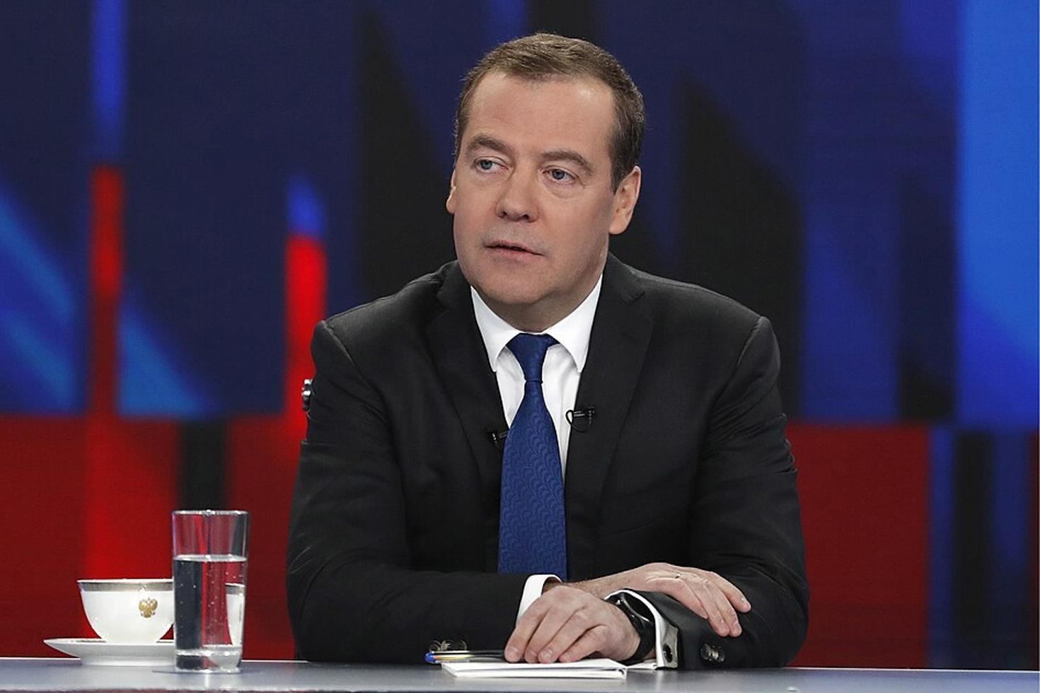 Medvedev’den Trump’a övgü dolu sözler