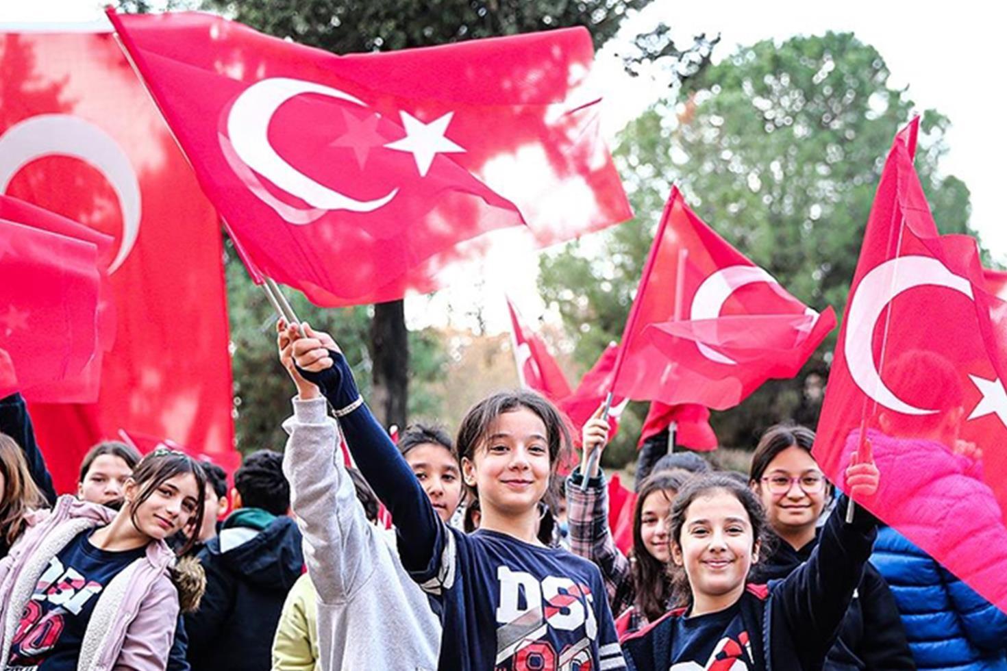 2025-2026 eğitim-öğretim yılının ikinci dönemi ’Bayrak Sevgisi’ ile başladı