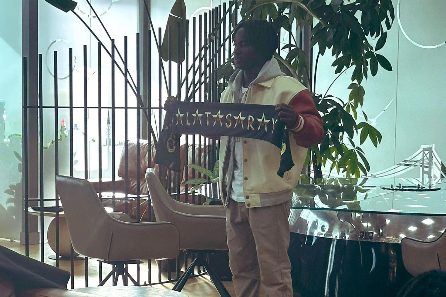 30 gündür beklenen transfer gerçekleşti Karşılamaya 1 kişi gitti