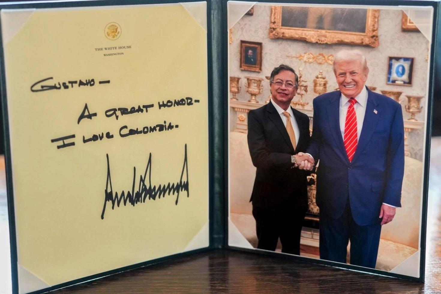 Tehditler yerini dostluğa bıraktı: Trump ve Petro’dan Beyaz Saray’da dostluk gösterisi